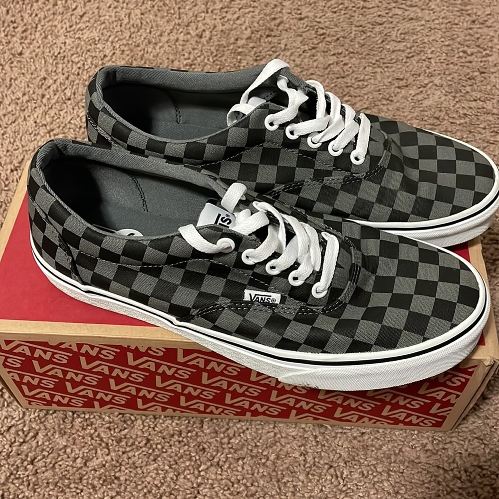 Vans - Picture 2 of 4